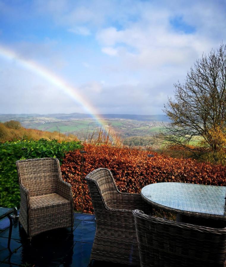 Down The Garden Path Vintage Caravan B&B , Dartmoor นิวตันแอบบ็อต ภายนอก รูปภาพ