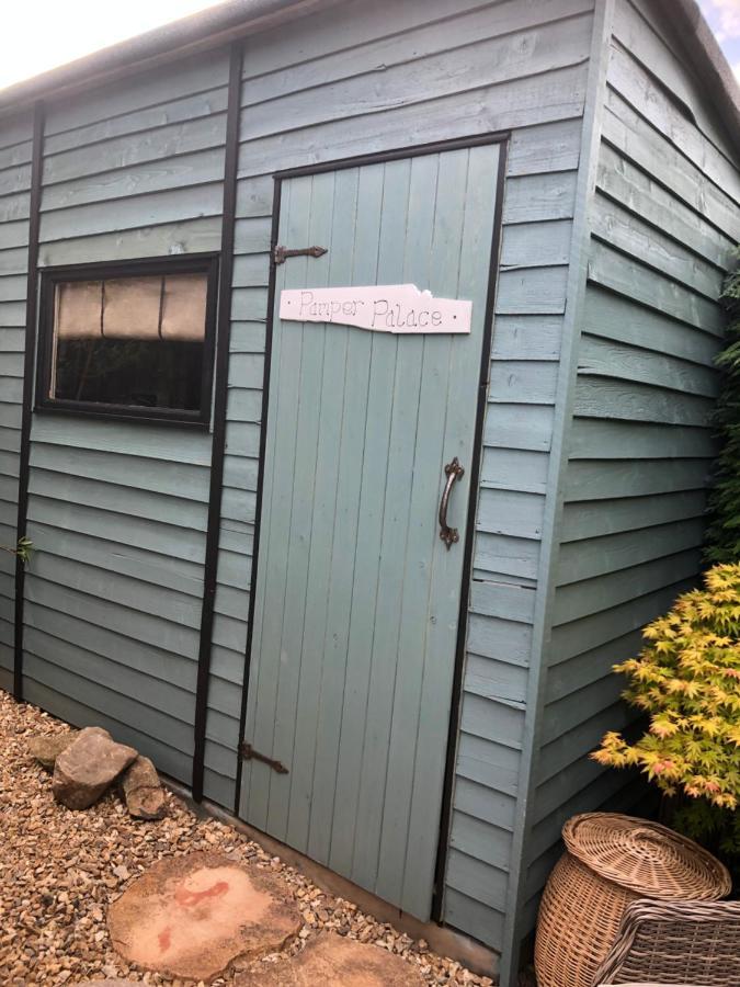 Down The Garden Path Vintage Caravan B&B , Dartmoor นิวตันแอบบ็อต ภายนอก รูปภาพ