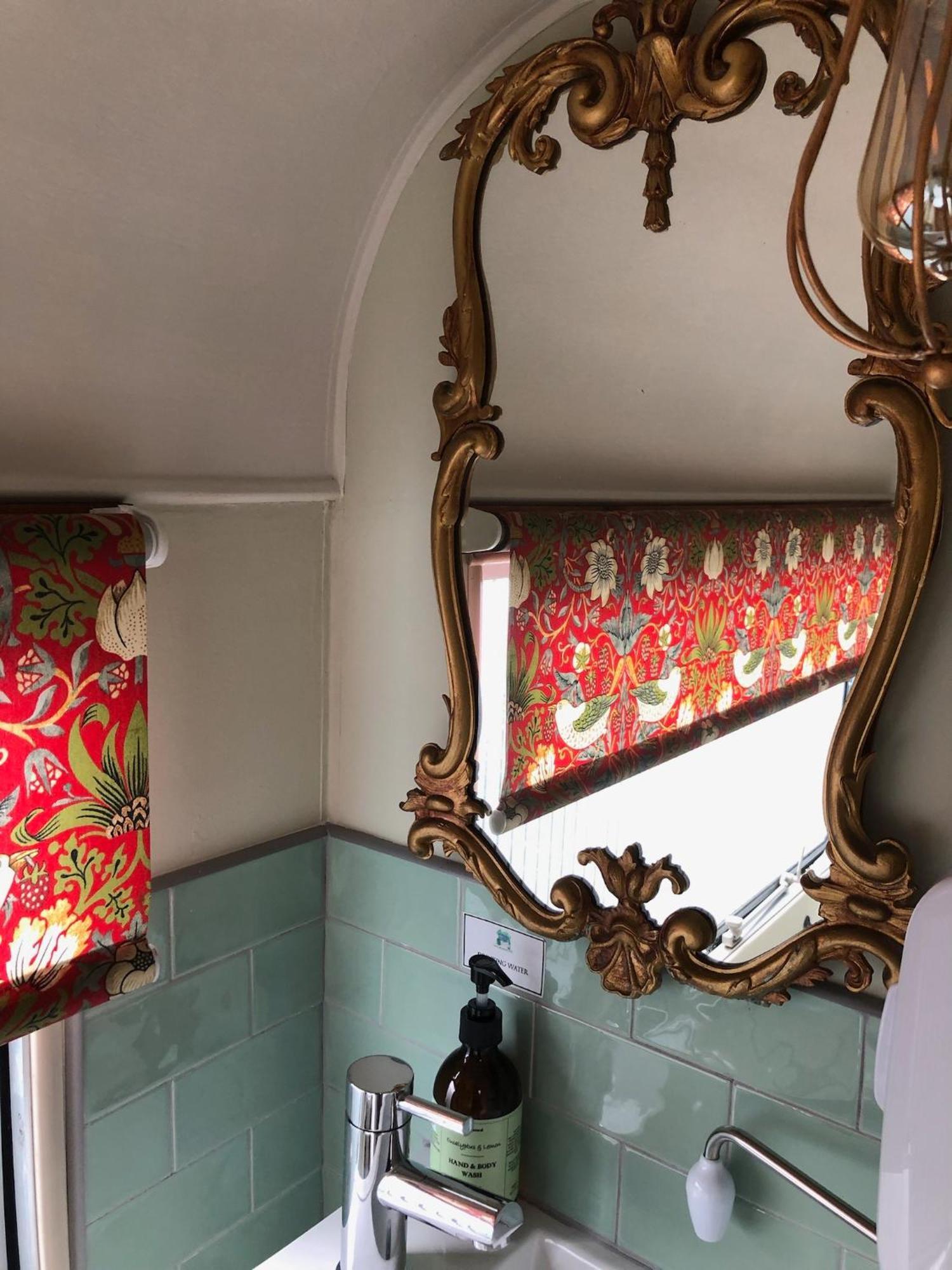 Down The Garden Path Vintage Caravan B&B , Dartmoor นิวตันแอบบ็อต ภายนอก รูปภาพ