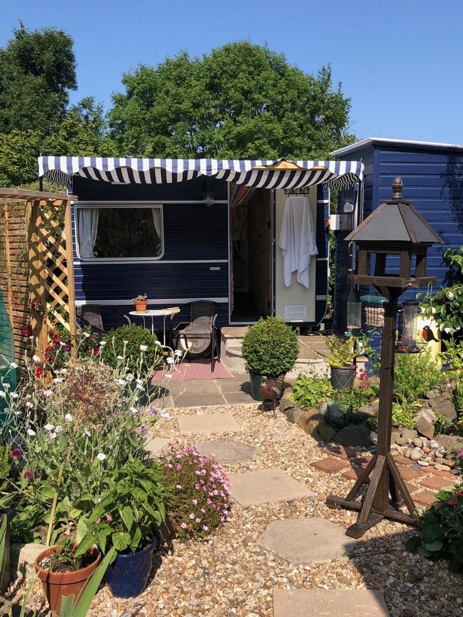 Down The Garden Path Vintage Caravan B&B , Dartmoor นิวตันแอบบ็อต ภายนอก รูปภาพ